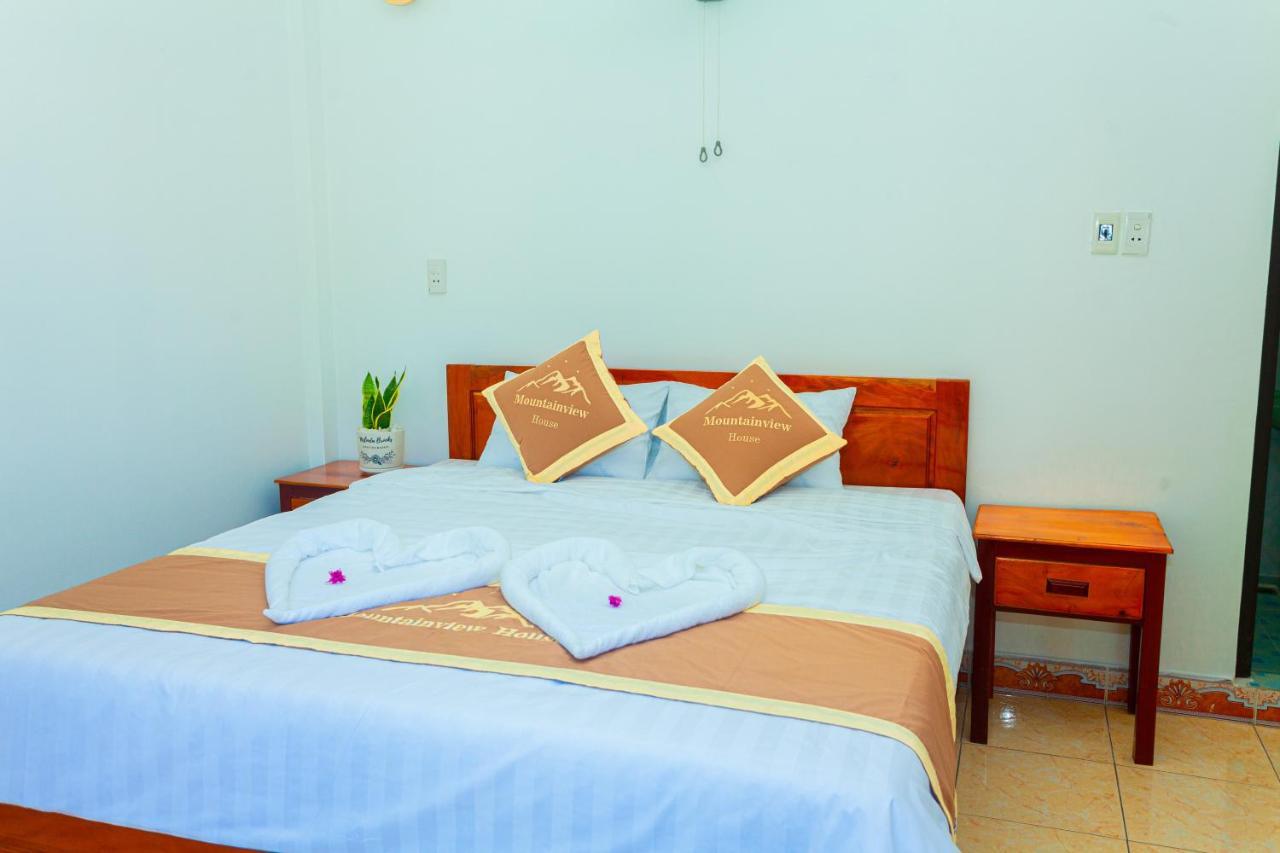 Mountain View House Homestay *